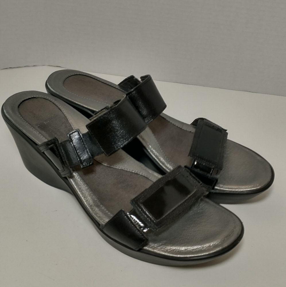 Naot Treasure Strappy Slide Wedge Sandal, Black Patent And Leather, Euro 43,US12
